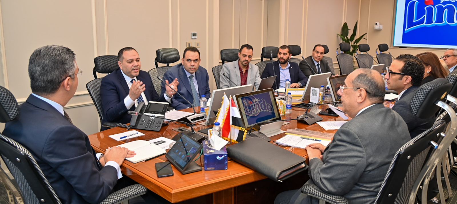 وزير التموين يعقد اجتماعًا مع شركة سُبل للاستثمار التجاري