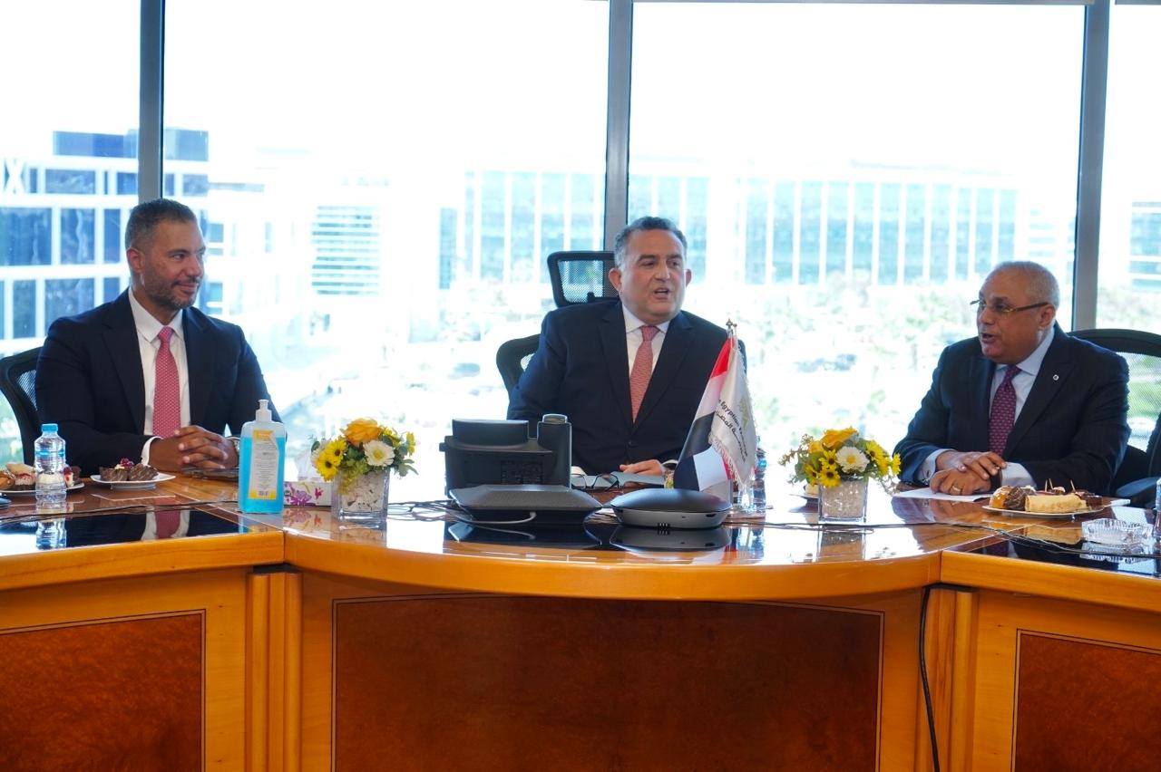 رئيس البورصة المصرية يترأس لجنة قيد 6 شركات إضافية ضمن برنامج الطروحات الحكومية