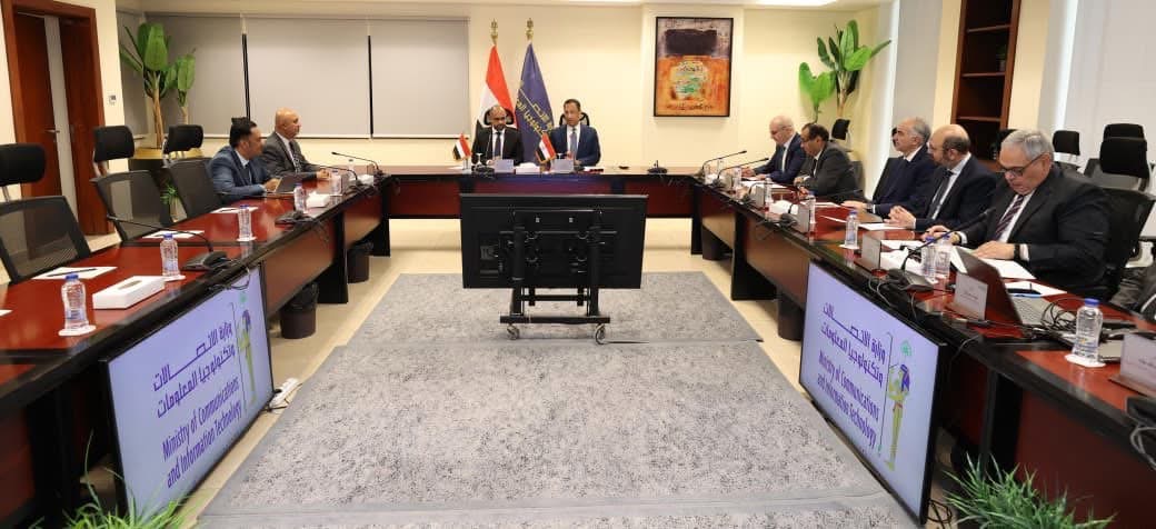 وزير الاتصالات يبحث مع نظيره اليمني تعزيز التعاون في التحول الرقمي وبناء القدرات