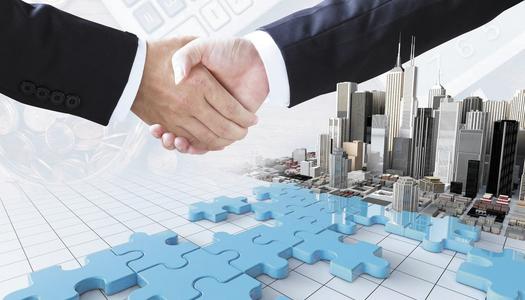 بالمليارات.. تعثر شركات كبرى يضع القطاع المصرفي أمام اختبار صعب