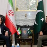 عراقجي يبحث مع قائد الجيش الباكستاني مسار التفاوض الإيراني الأمريكي