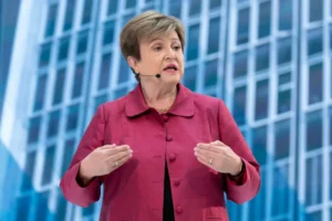 صندوق النقد الدولي يضع العالم بين مطرقة الحرب وسندان الديون