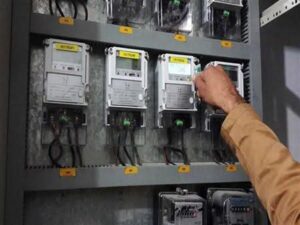 من غير ولا مليم.. خفض سعر الكهرباء في ” العداد ابوكارت” من 2.74 جنيها إلى 68 قرشا