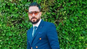 مصطفى كامل يعلن وفاة حسن الإسكندراني