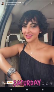 ميس حمدان تبرز جمالها بإطلالة أنثوية داخل سيارتها..صور