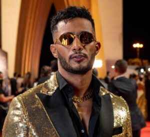 محمد رمضان يرفع شعار “ترشيد الطاقة” بالتزامن مع ترويجه لفيلم “أسد”