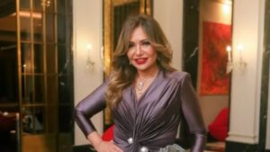 ليلى علوي تتألق بإطلالة بسيطة في عيد ميلاد جومانا مراد..صور