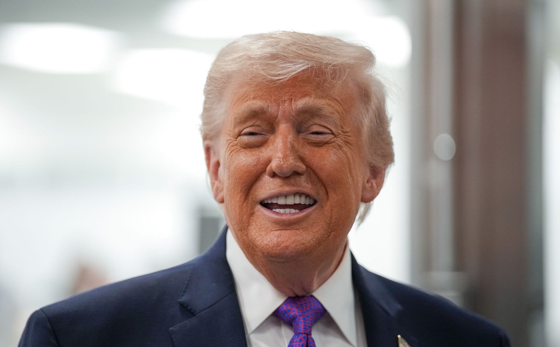 ترامب يروّج للنفط الأمريكي بالتزامن مع مفاوضات إيران