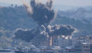 حزب الله يصعّد شمال إسرائيل وغارات الاحتلال تحصد مئات الضحايا في لبنان