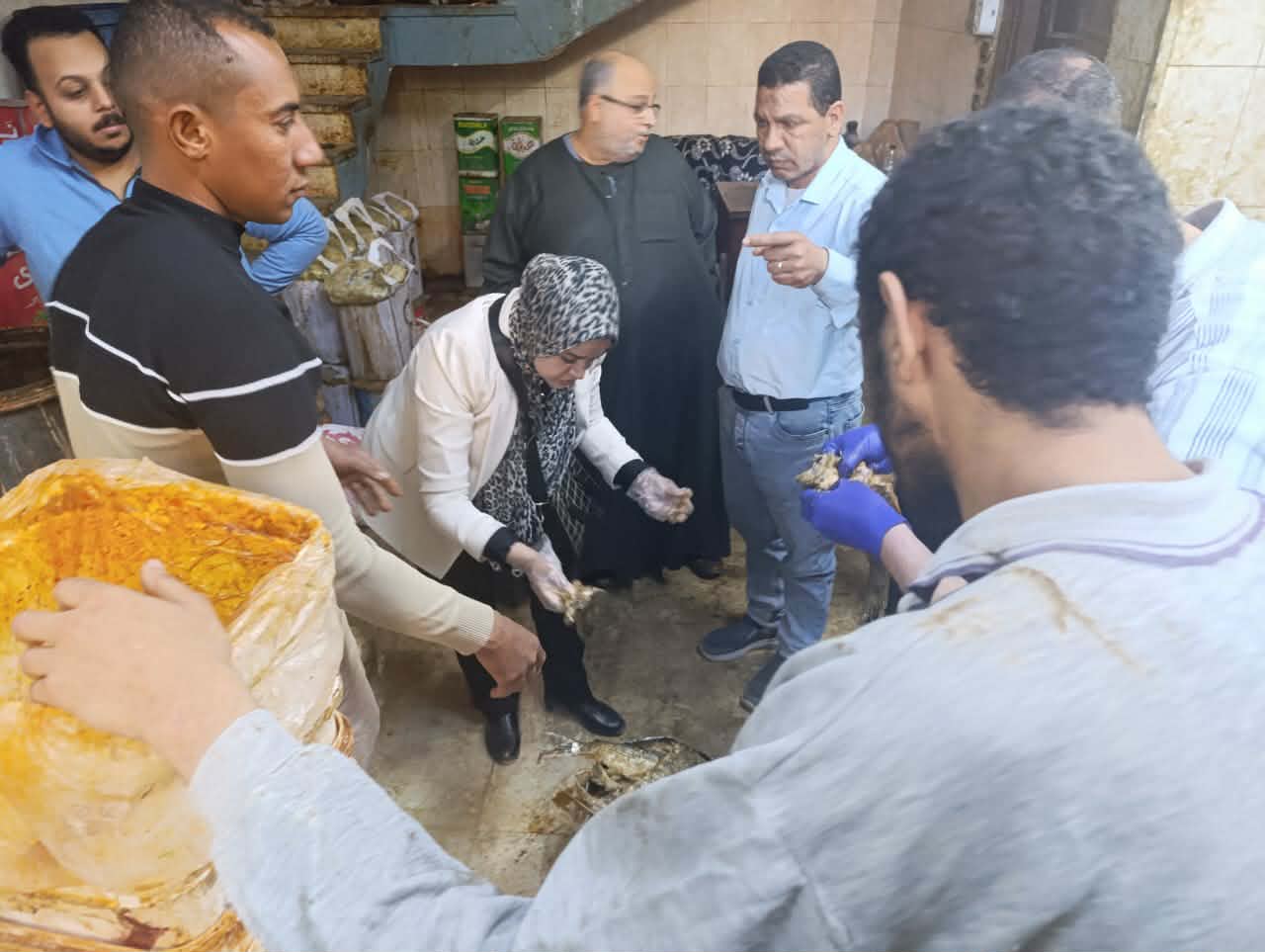 قبل شم النسيم.. ضبط 700 كيلو فسيخ وأسماك مملحة فاسدة بأبوتيج في أسيوط