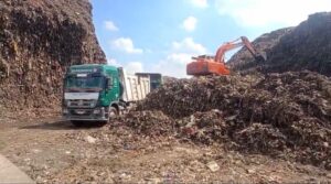 محافظ الغربية يُتابع رفع أكثر من 70 ألف طن مخلفات بمصنع دفرة