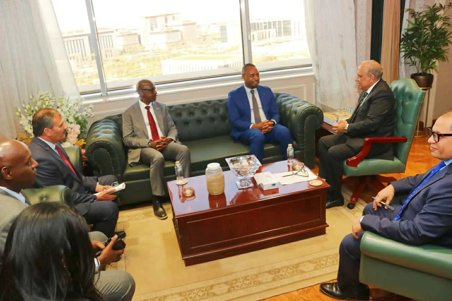 وزير الكهرباء يستقبل وزير الدولة للبنية التحتية الرواندي لبحث سبل التعاون المشترك
