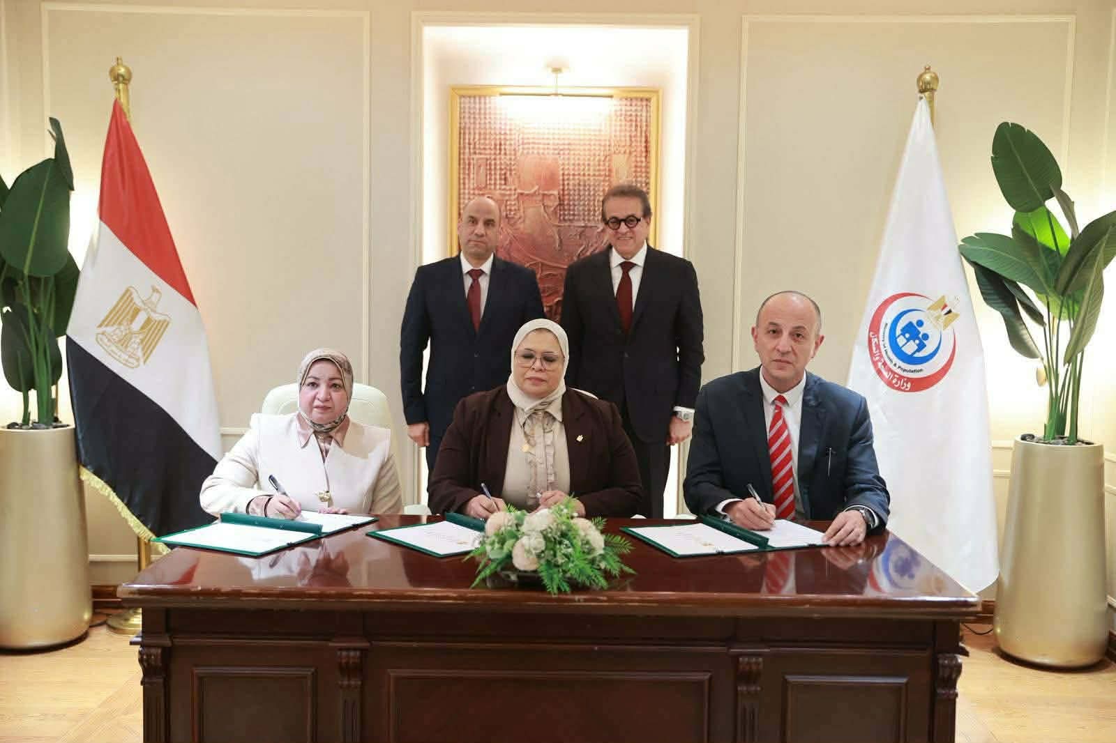 وزيرا الصحة والعمل ورئيس المجلس الصحي يشهدون توقيع بروتوكول “تطوير منظومة التدريب المهني”   