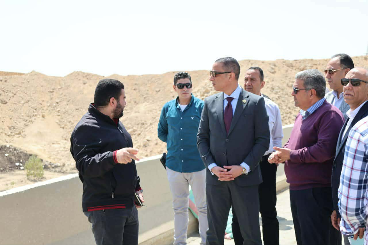 محافظ الجيزة: رفع ٩٥٠ طن رتش ومخلفات بمنشاة البكاري