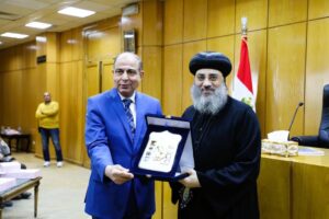 برعاية بيت العائلة المصرية.. محافظ المنيا يكرم خريجي مبادرة «فض النزاع وبناء السلام»