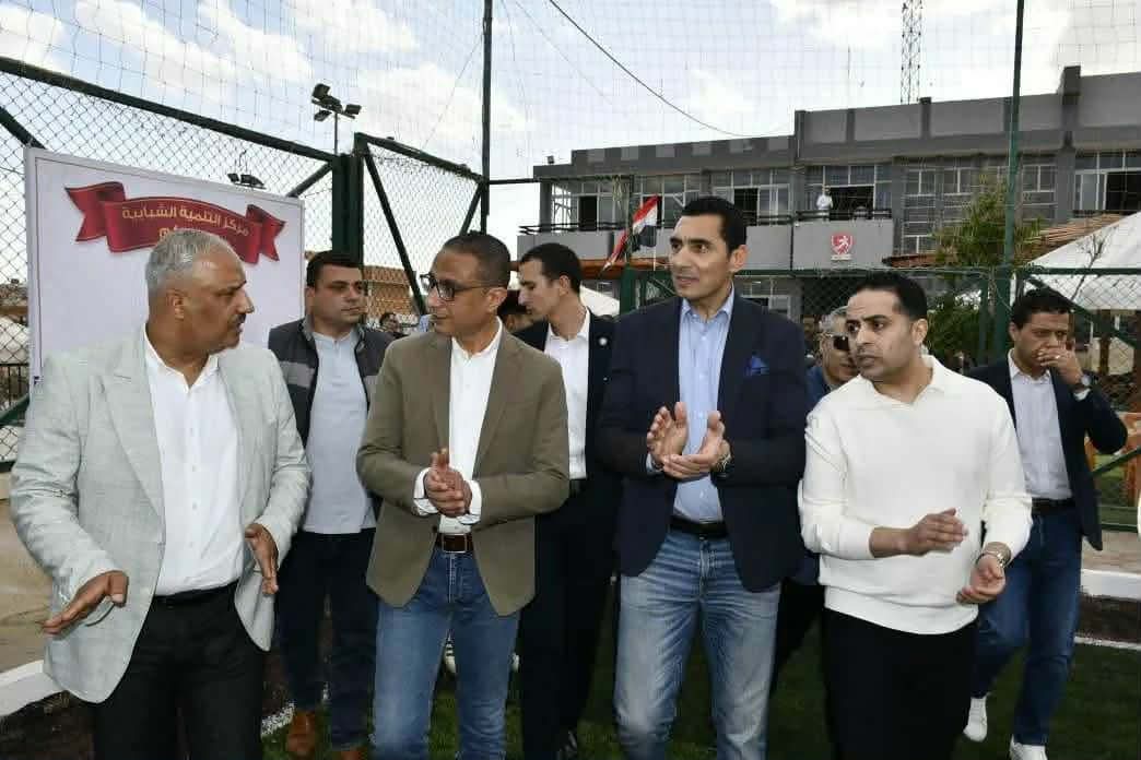 وزير الرياضة ومحافظ الجيزة يفتتحان مركز التنمية الشبابية بزايد