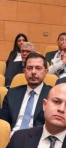 الطيارخالد رفعت يشارك في اجتماع الوزير