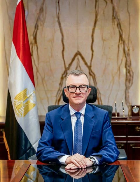 مدبولي يصدر قرارا بتجديد تعيين الدكتور أشرف العربي رئيسًا لمعهد التخطيط القومي