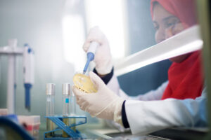 الزراعة: رفع القدرة الاستيعابية لـ’المركزي لمتبقيات المبيدات’ إلى 400 ألف عينة سنويًا