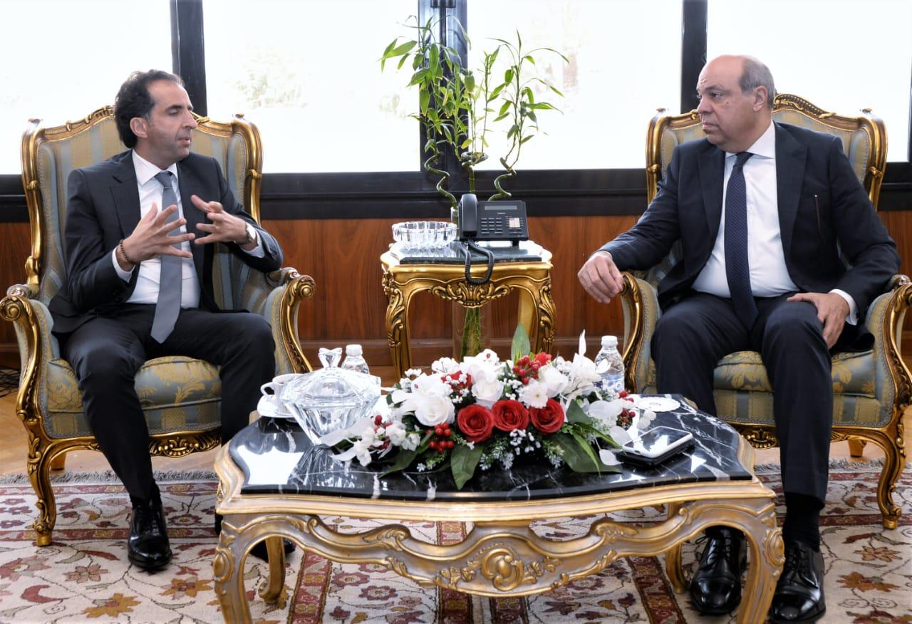 التحول الرقمي يحلق في قطاع الطيران.. شراكة استراتيجية بين وزارة الطيران وMicrosoft