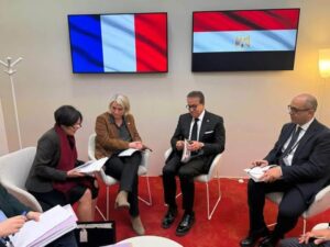 وزيرا الصحة المصرى والفرنسي يبحثان تعزيز التعاون المشترك ودعم القطاع الصحي