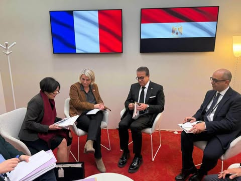 وزيرا الصحة المصرى والفرنسي يبحثان تعزيز التعاون المشترك ودعم القطاع الصحي