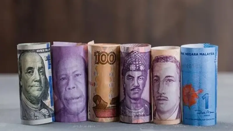 أسعار العملات اليوم .. استقرار نسبي في البنوك