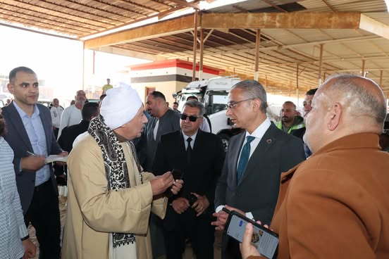محافظ الجيزة يتفقد سوق الجملة للخضروات والفاكهة بمدينة السادس من أكتوبر
