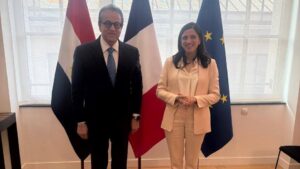 وزيرا الصحة المصرى والدولة الفرنسي يبحثان تعزيز الشراكات في «الصحة الواحدة»