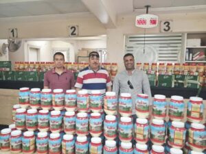 ضبط 730 عبوة سلع غذائية منتهية الصلاحية خلال حملة تموينية بمركز منفلوط في أسيوط