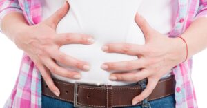 انتفاخ المعدة.. أسبابه وطرق العلاج