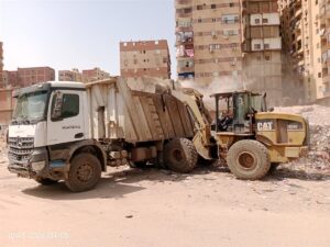 محافظ الجيزة يستجيب لمواطنة ويوجه بتوفير فرصة عمل لها خلال جولة ميدانية