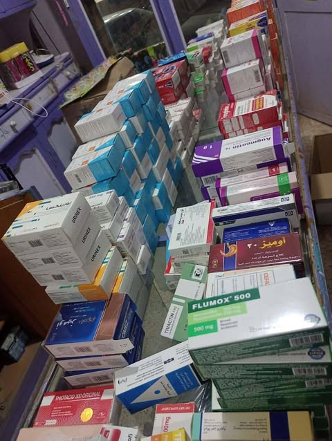 ضبط 22 ألف وحدة دوائية مهربة ومجهولة المصدر داخل صيدليتين بديروط في أسيوط