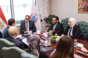 وزير الصحة يجتمع بمندوبي فايزر للتعاون لعلاج الأورام والهيموفيليا وتوطين اللقاحات