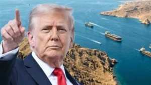 ترامب: إيران تنهار وتستنجد بنا لفتح مضيق هرمز عاجلاً