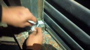 تحرير محاضر وتشميع 37 محلًا مخالفًا لمواعيد الغلق بأسيوط