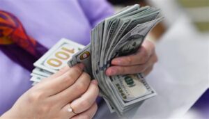 استقرار سعر الدولار اليوم السبت بالبنوك