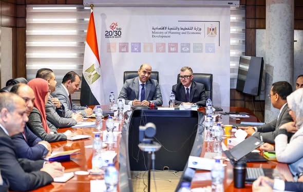 وزيرا التخطيط والعمل يناقشان زيادة معدلات التشغيل