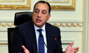 رئيس الوزراء يتفقد عدداً من المصانع بالمنطقة الصناعية ببنها