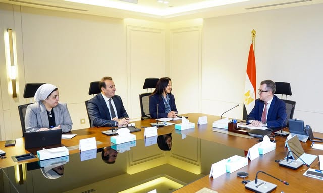 وزير التخطيط يبحث مع الممثلة المقيمة للبرنامج الإنمائي للأمم المتحدة التعاون في ملفات الطاقة