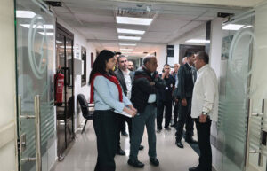 فى زيارة ميدانية مفاجئة.. وزير الكهرباء يتفقد مستشفى الكهرباء بمنطقة ألماظة