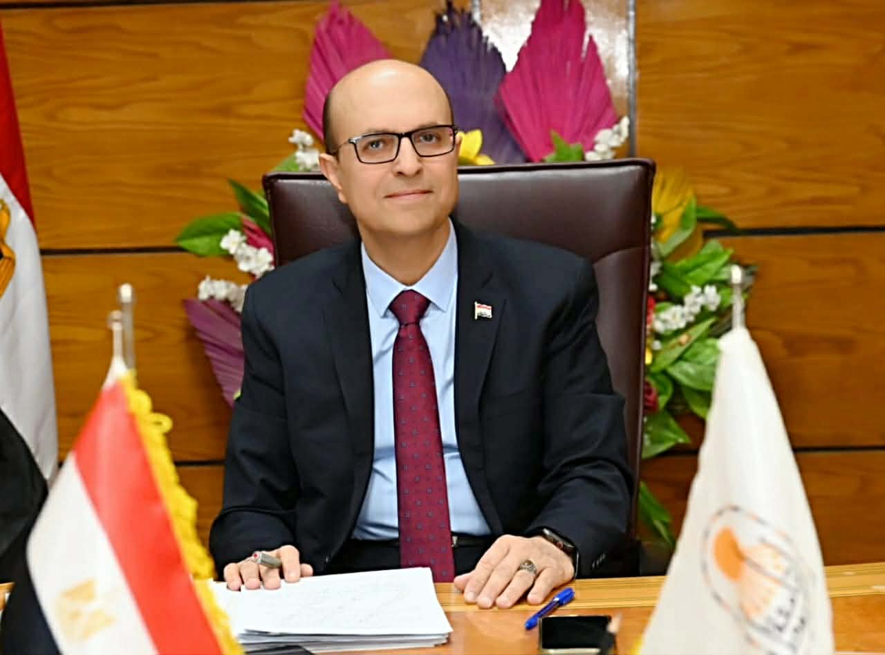 رئيس جامعة أسيوط يوجه بإرجاء الفعاليات غير الضرورية دعمًا لجهود ترشيد الطاقة