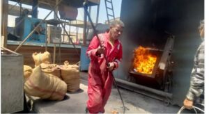 إعدام 75 ألف حرز مواد مخدرة داخل 376 جوالًا في أسيوط