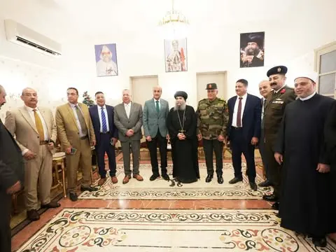 محافظ أسيوط يواصل جولاته بالكنائس للتهنئة بعيد القيامة المجيد
