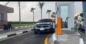 مطار الغردقة الدولي يواكب التطوير بمنظومة ذكية لتنظيم حركة المركبات وتحقيق سيولة مرورية داخل المطار