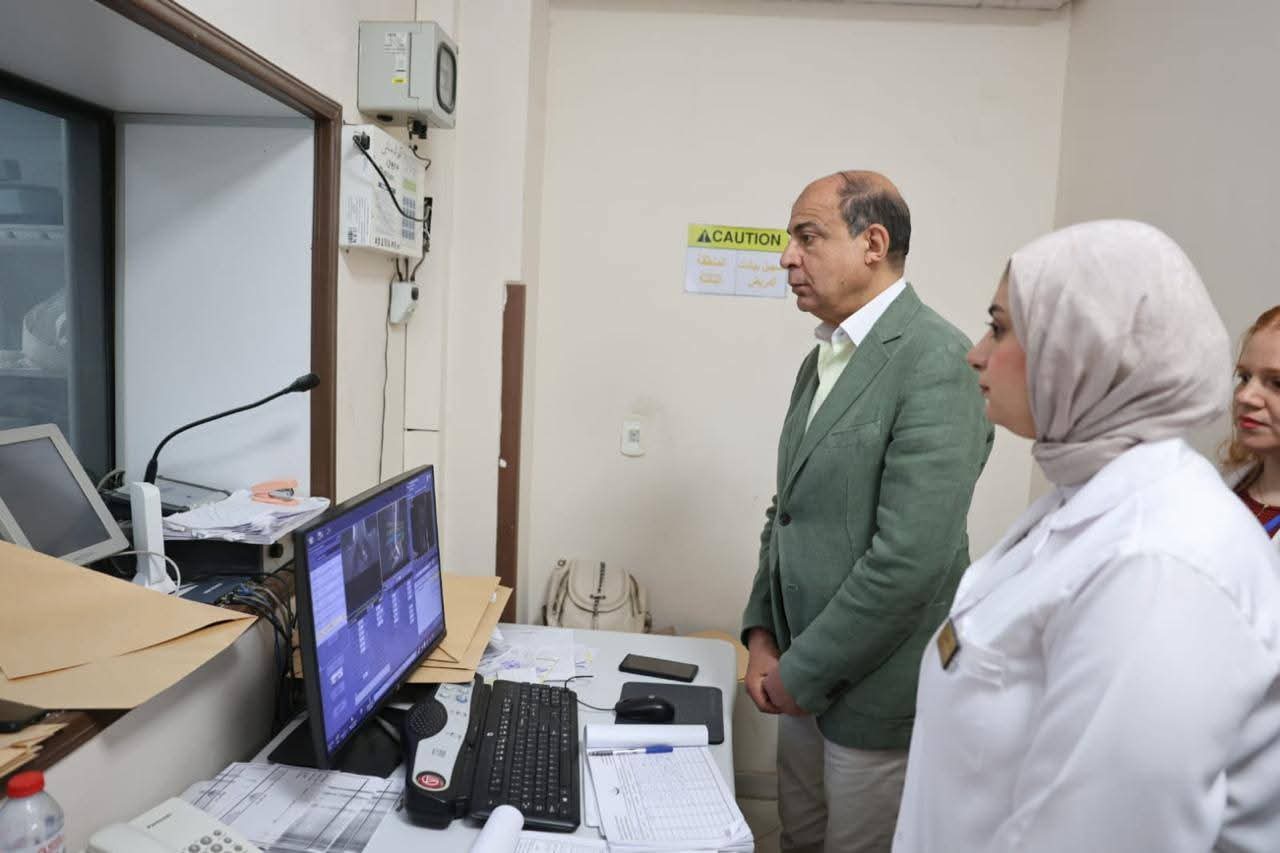 محافظ المنيا يتفقد وحدة مناظير الجهاز الهضمي الجديدة بسمالوط التخصصي