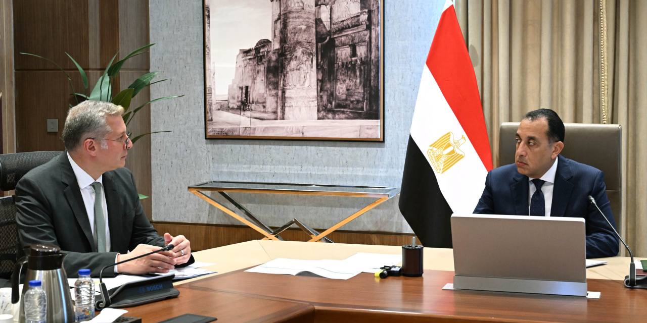 رئيس الوزراء يتابع جهود تأمين احتياجات السوق من المنتجات البترولية