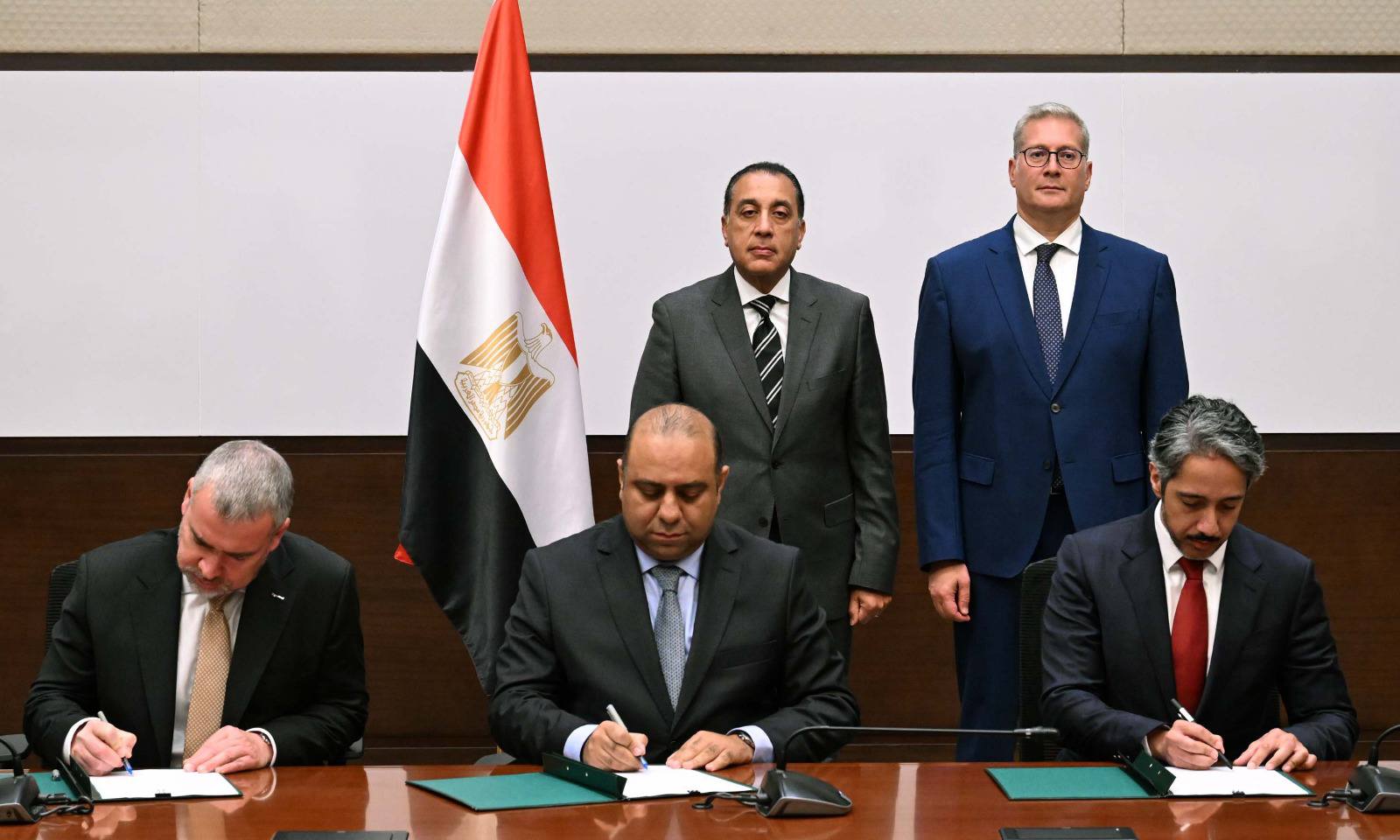 مدبولي يشهد توقيع مذكرة تفاهم بين وزارة البترول وإكسون موبيل