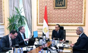 مدبولي: تطوير الجهاز الإداري للدولة ورفع كفاءة العنصر البشري