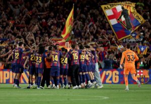 أرسنال يواجه بيرنلي وينتظر هدية بورنموث للتتويج بلقب الدوري الإنجليزي